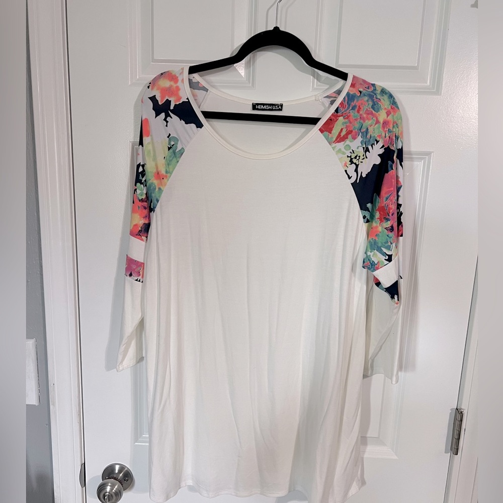 Womans 3/4th sleeved Top 2X - white with bright Floral print - Heimish USA